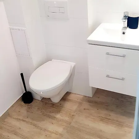 Nowowiejskiego Apartment *